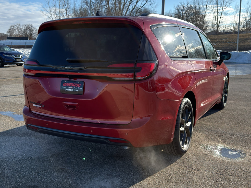 New 2026 Chrysler Pacifica Select w/ S Appearance Package FWD image 5
