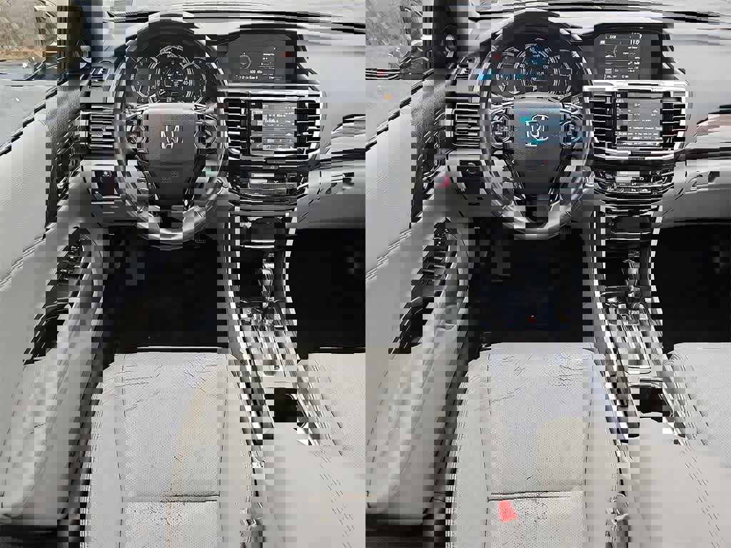 Used 2017 Honda Accord EX-L image 10