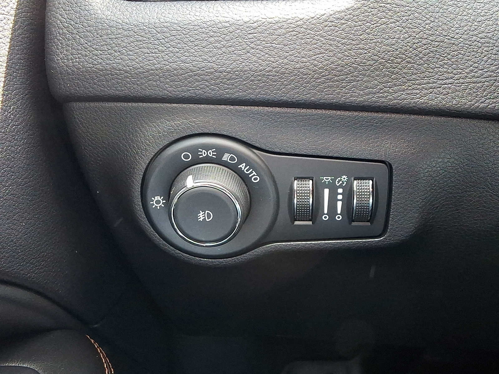 Used 2020 Jeep Compass Limited AWD/4WD image 26