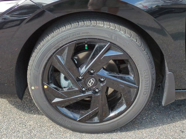New 2026 Hyundai Elantra Sport FWD image 11