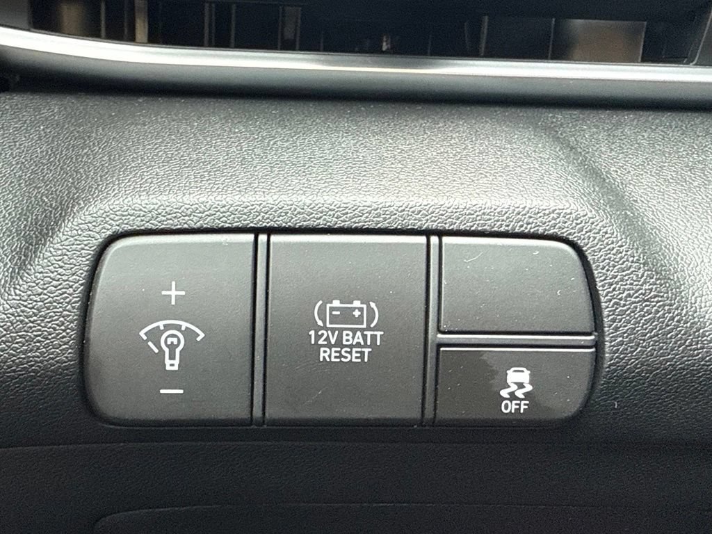 Certified 2025 Hyundai Elantra Hybrid FWD image 25