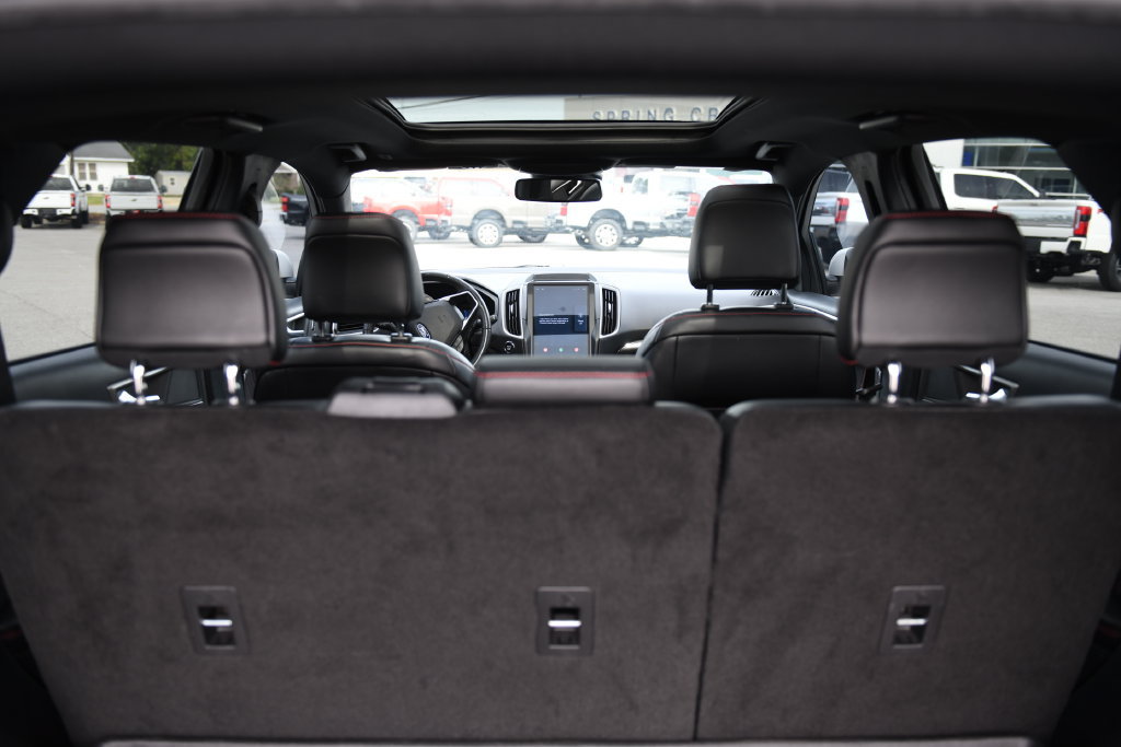 Used 2022 Ford Edge ST-Line w/ Class II Trailer Tow Package AWD/4WD image 13