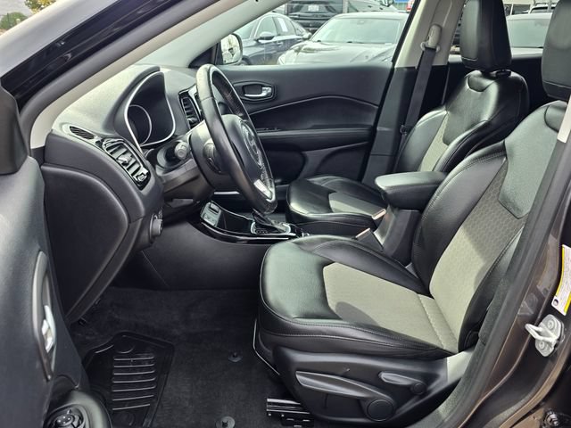 Used 2020 Jeep Compass Latitude FWD image 15