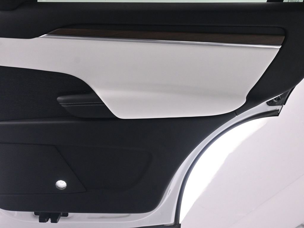 Used 2022 Tesla Model X image 19