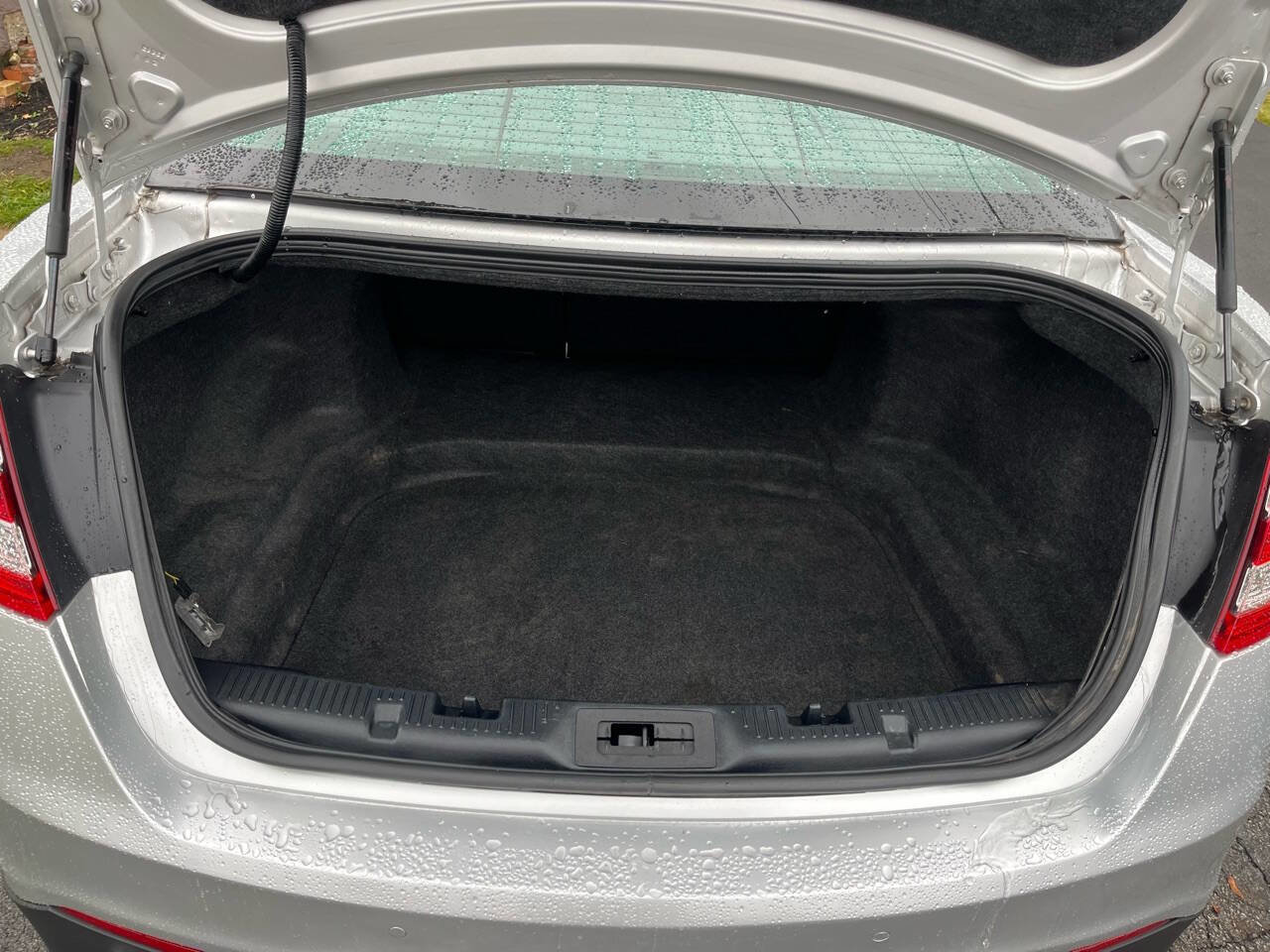 Used 2016 Ford Taurus Limited w/ Driver Assist Package image 11