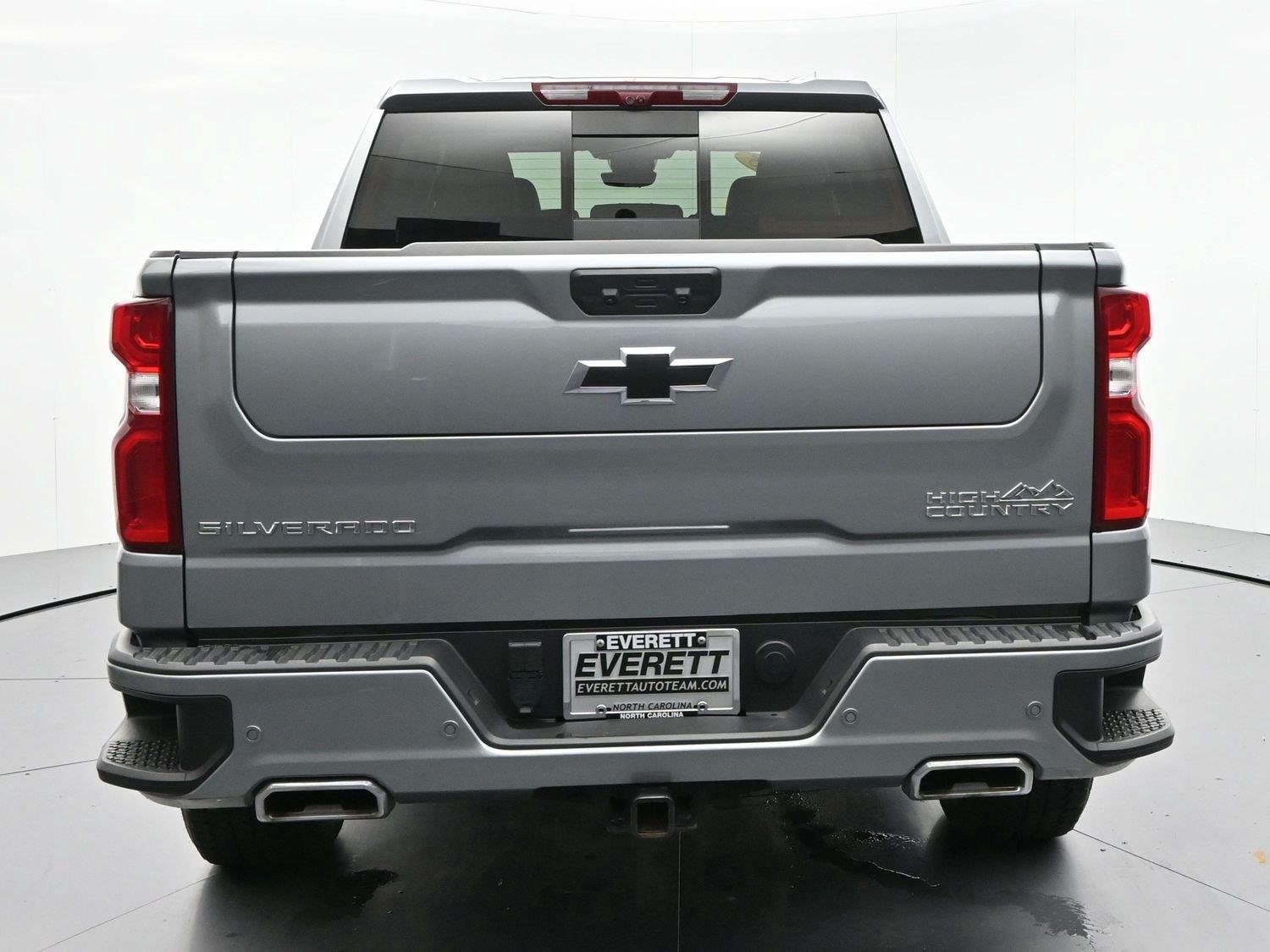 Used 2025 Chevrolet Silverado 1500 High Country w/ Technology Package AWD/4WD image 6