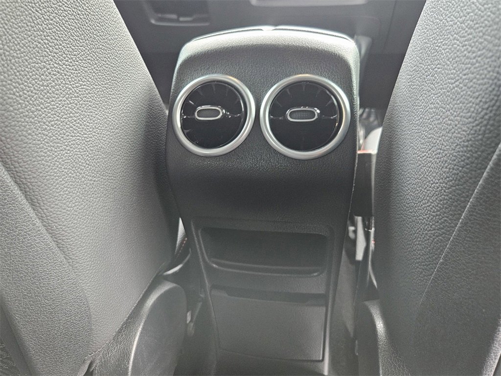 Used 2025 Mercedes-Benz GLB 35 AMG 4MATIC image 36