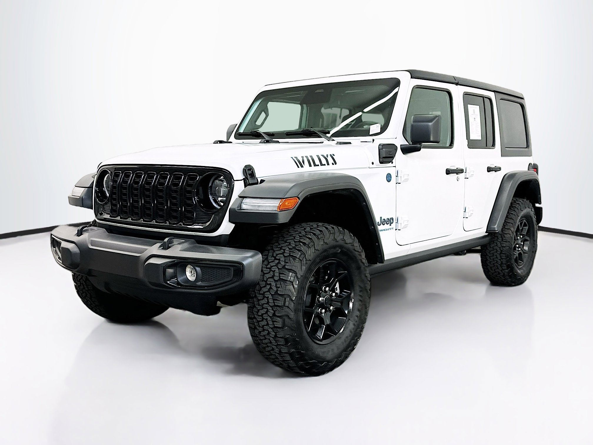 Used 2025 Jeep Wrangler Willys image 3