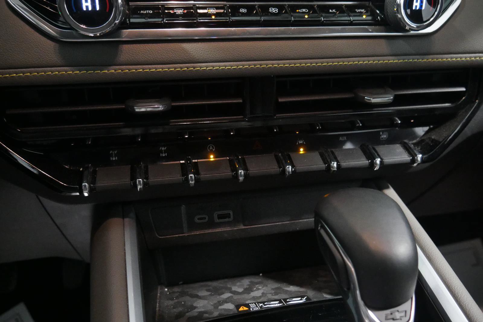 Used 2023 Chevrolet Colorado ZR2 w/ ZR2 Convenience Package III image 23