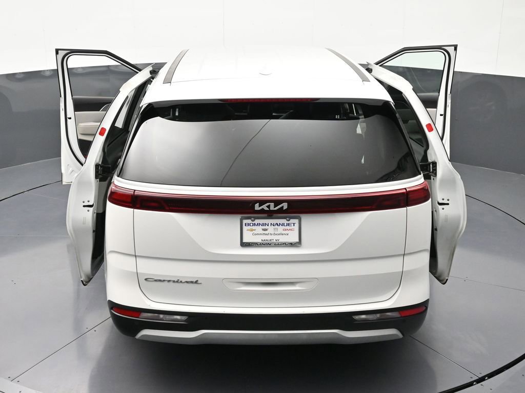 Used 2022 Kia Carnival LX FWD image 37
