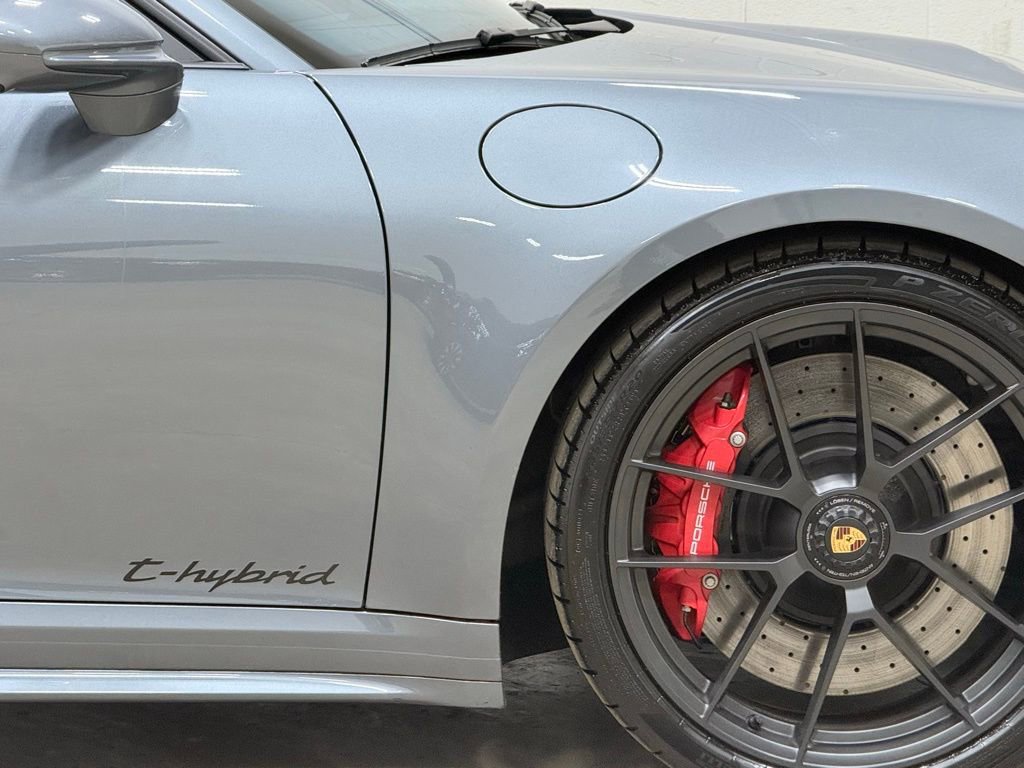 Used 2025 Porsche 911 Carrera 4 GTS image 26