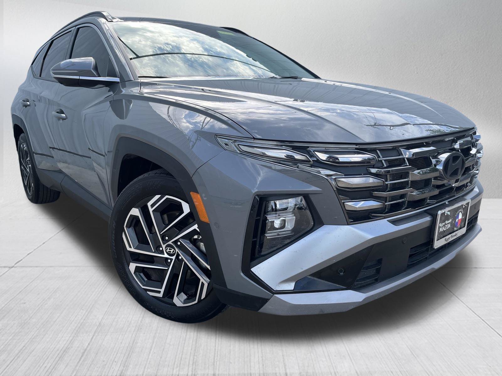Used 2025 Hyundai Tucson Limited FWD image 3