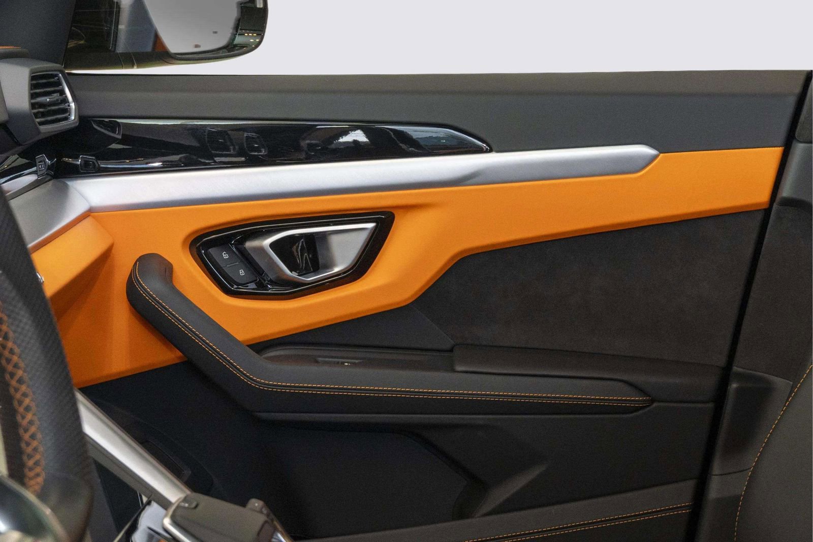 Used 2024 Lamborghini Urus S AWD/4WD image 19