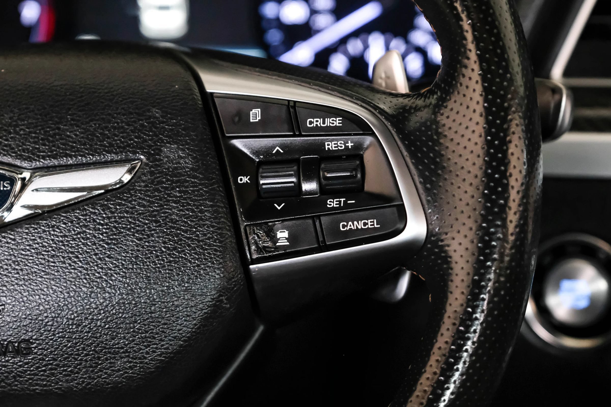 Used 2019 Genesis G80 3.3T Sport RWD image 17