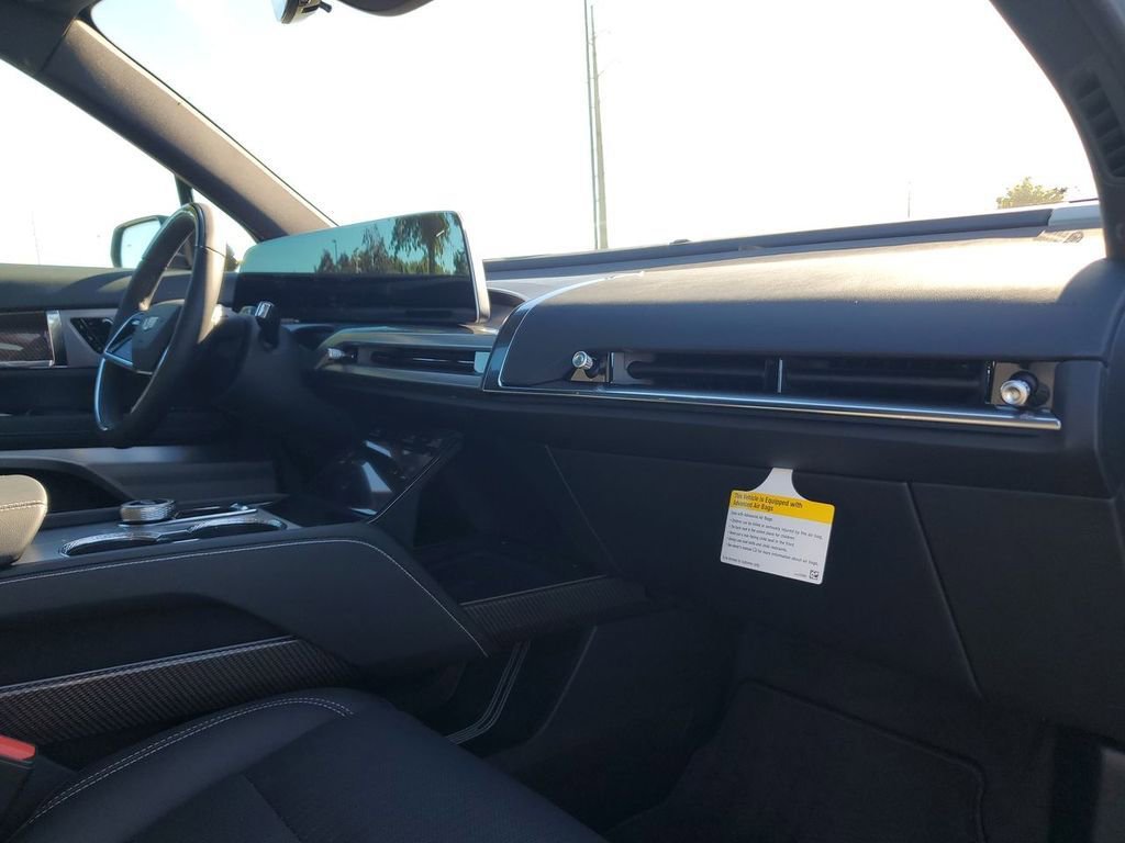 New 2026 Cadillac Vistiq Luxury image 30