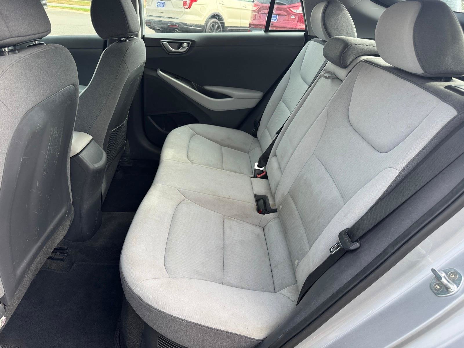 Used 2022 Hyundai Ioniq SE FWD image 8