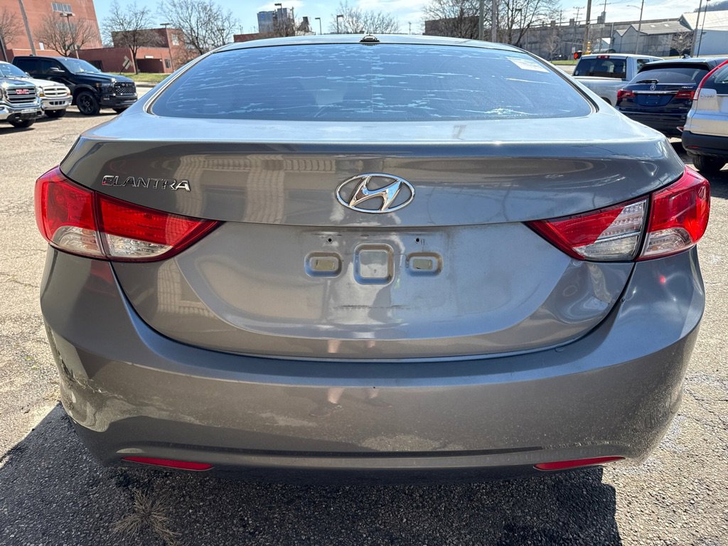 Used 2013 Hyundai Elantra GLS w/ Preferred Pkg FWD image 6