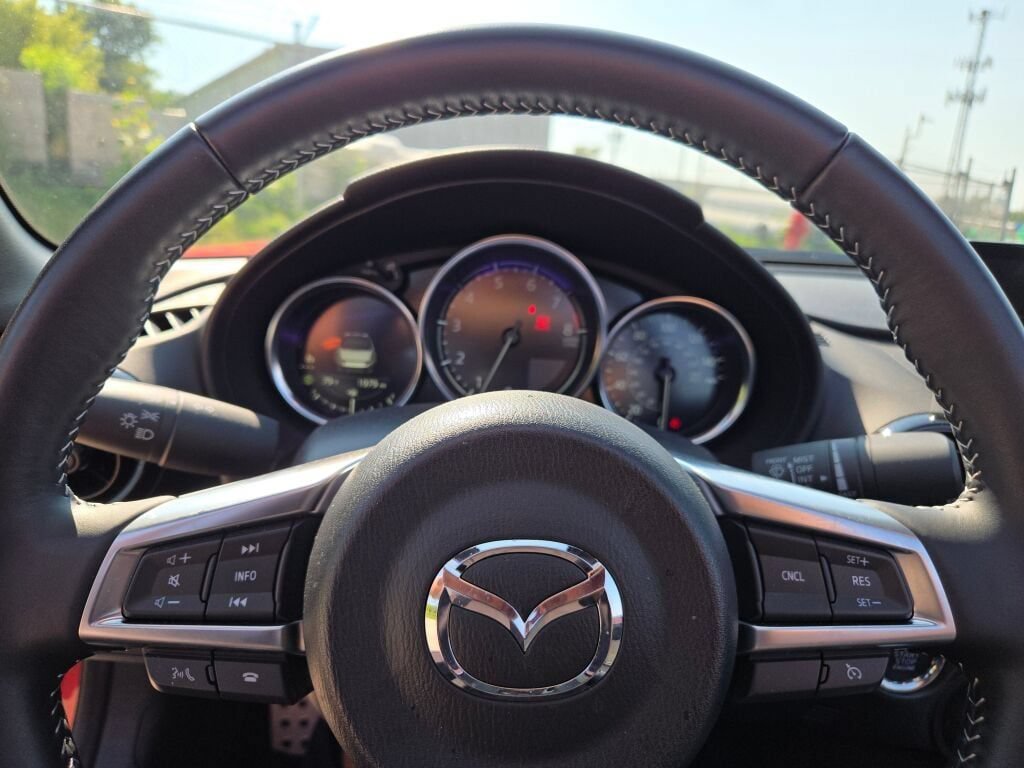 Used 2024 MAZDA MX-5 Miata Club w/ Interior Package RWD image 25