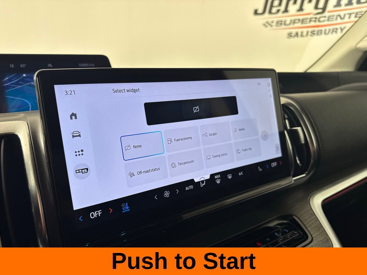 Used 2025 Ford Expedition Max Platinum image 16