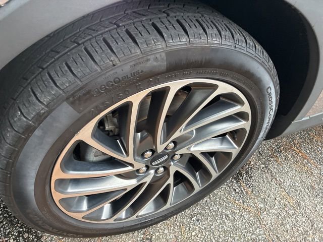 Used 2020 Lincoln Nautilus Reserve w/ Equipment Group 201A image 12