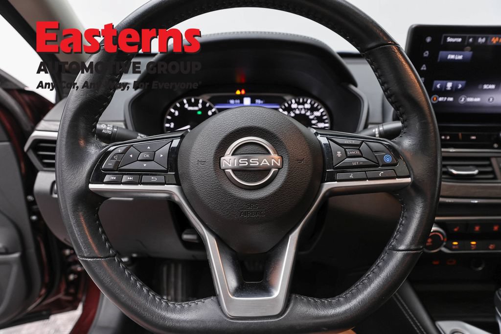 Used 2023 Nissan Altima 2.5 SV w/ SV Premium Package FWD image 11