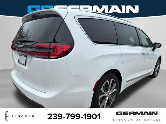 Used 2023 Chrysler Pacifica Pinnacle image 7