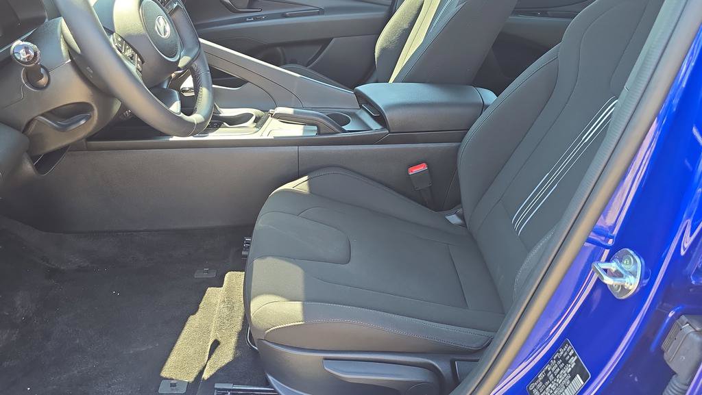 Certified 2025 Hyundai Elantra Sport FWD image 14