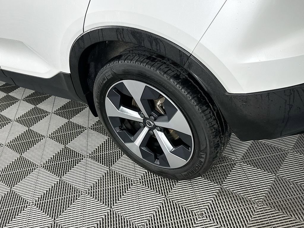 Used 2023 Volvo XC40 B5 Plus w/ Driver Assist Package image 39