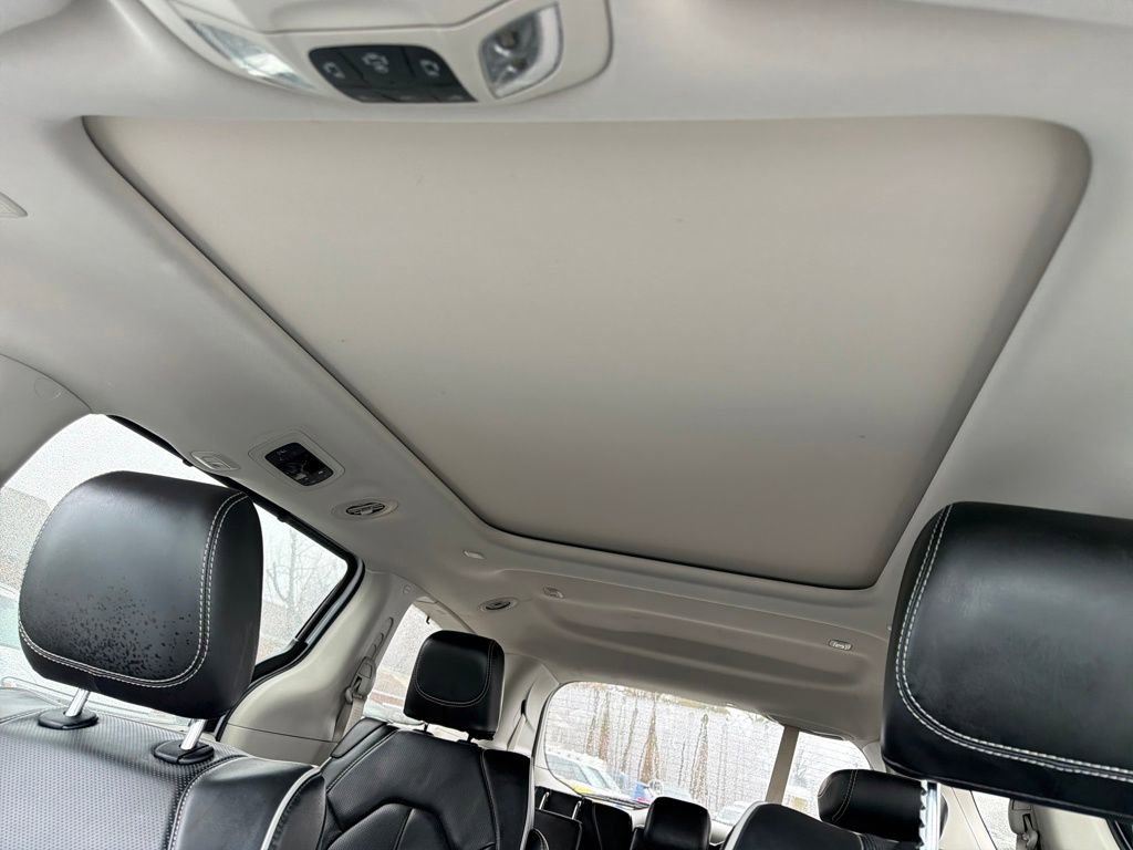 Used 2024 Chrysler Pacifica Limited image 25