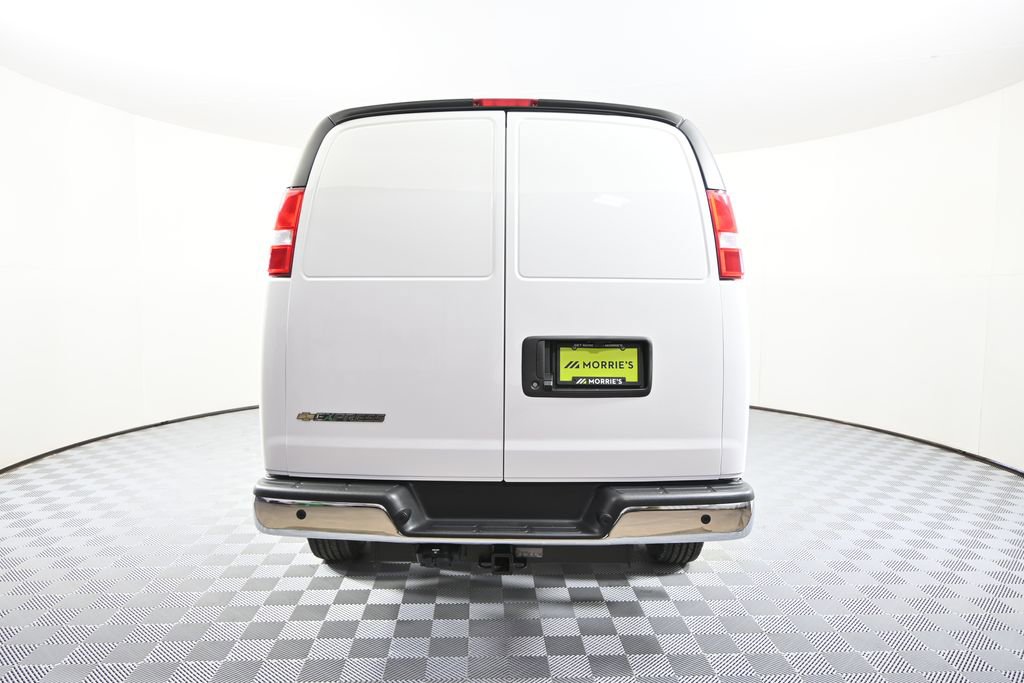 New 2026 Chevrolet Express 3500 image 5