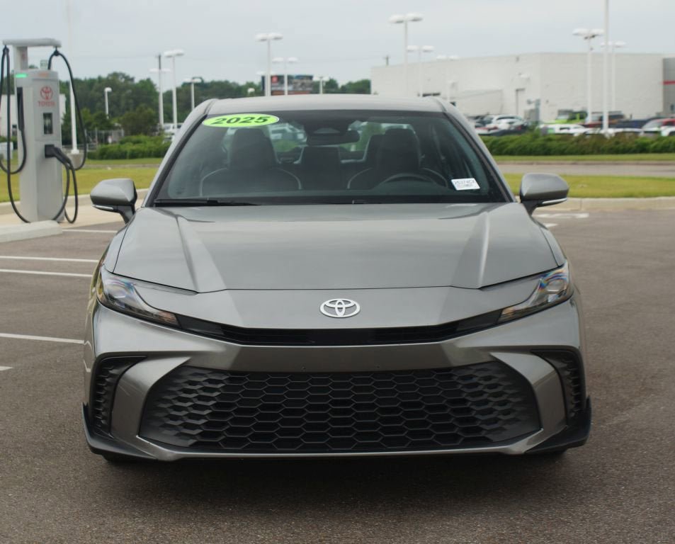 Used 2025 Toyota Camry SE FWD image 24