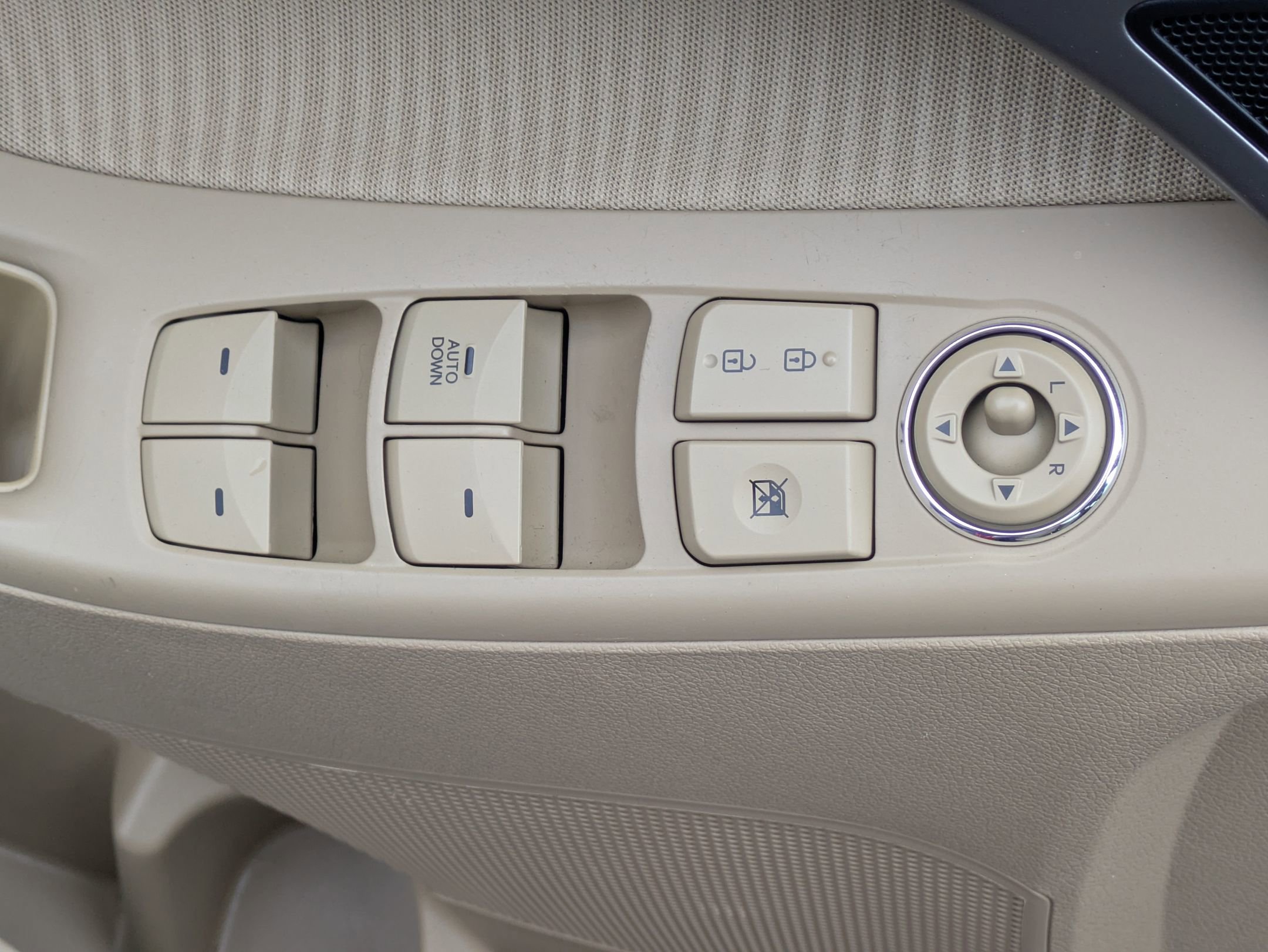 Used 2013 Hyundai Elantra GLS w/ Preferred Pkg image 18