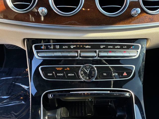 Used 2018 Mercedes-Benz E 300 4MATIC w/ Premium 2 Package image 27