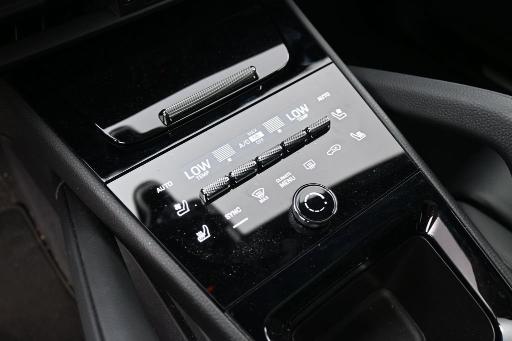 Certified 2025 Porsche Cayenne S AWD/4WD image 21
