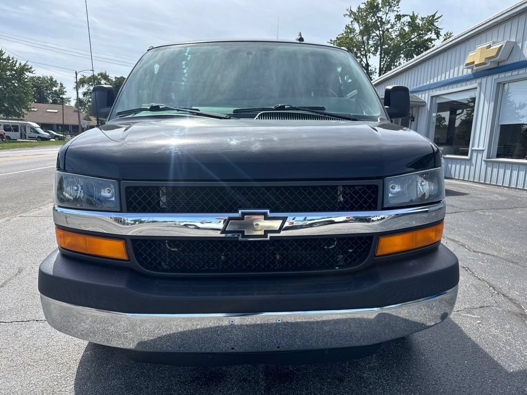 Used 2016 Chevrolet Express 2500 RWD image 2