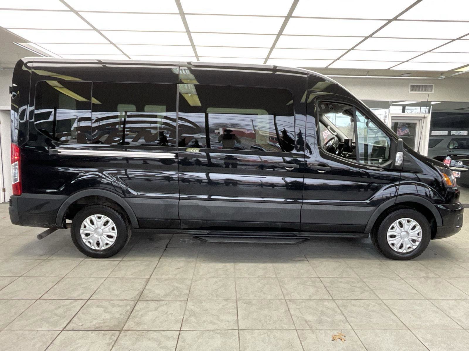 Used 2023 Ford Transit 350 XLT image 4