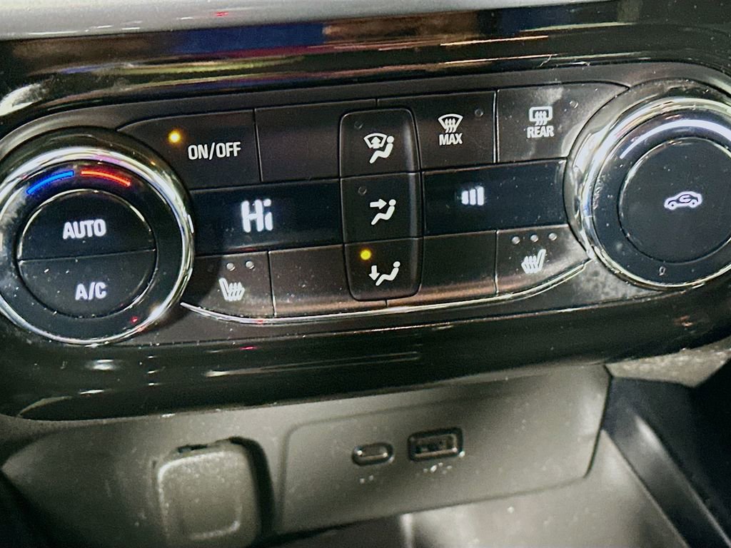 Used 2024 Chevrolet Trax LT w/ Driver Confidence Package image 27