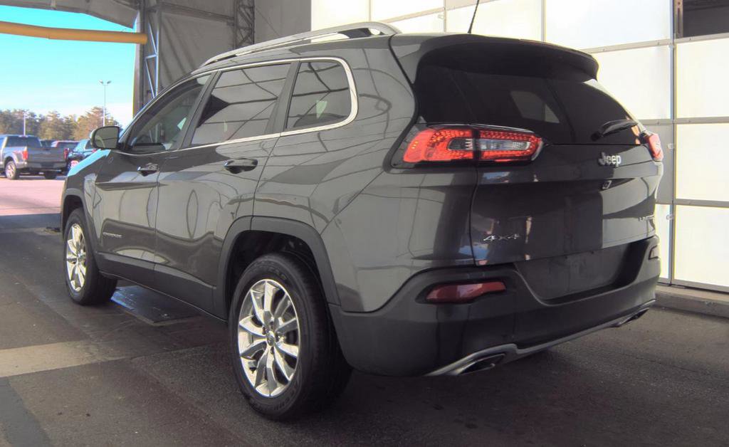 Used 2016 Jeep Cherokee Limited AWD/4WD image 5