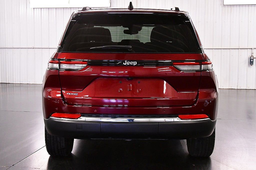 Used 2022 Jeep Grand Cherokee Limited 4xe image 6