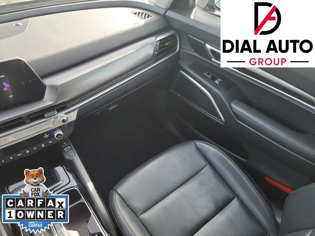 Used 2025 Kia Telluride S image 17