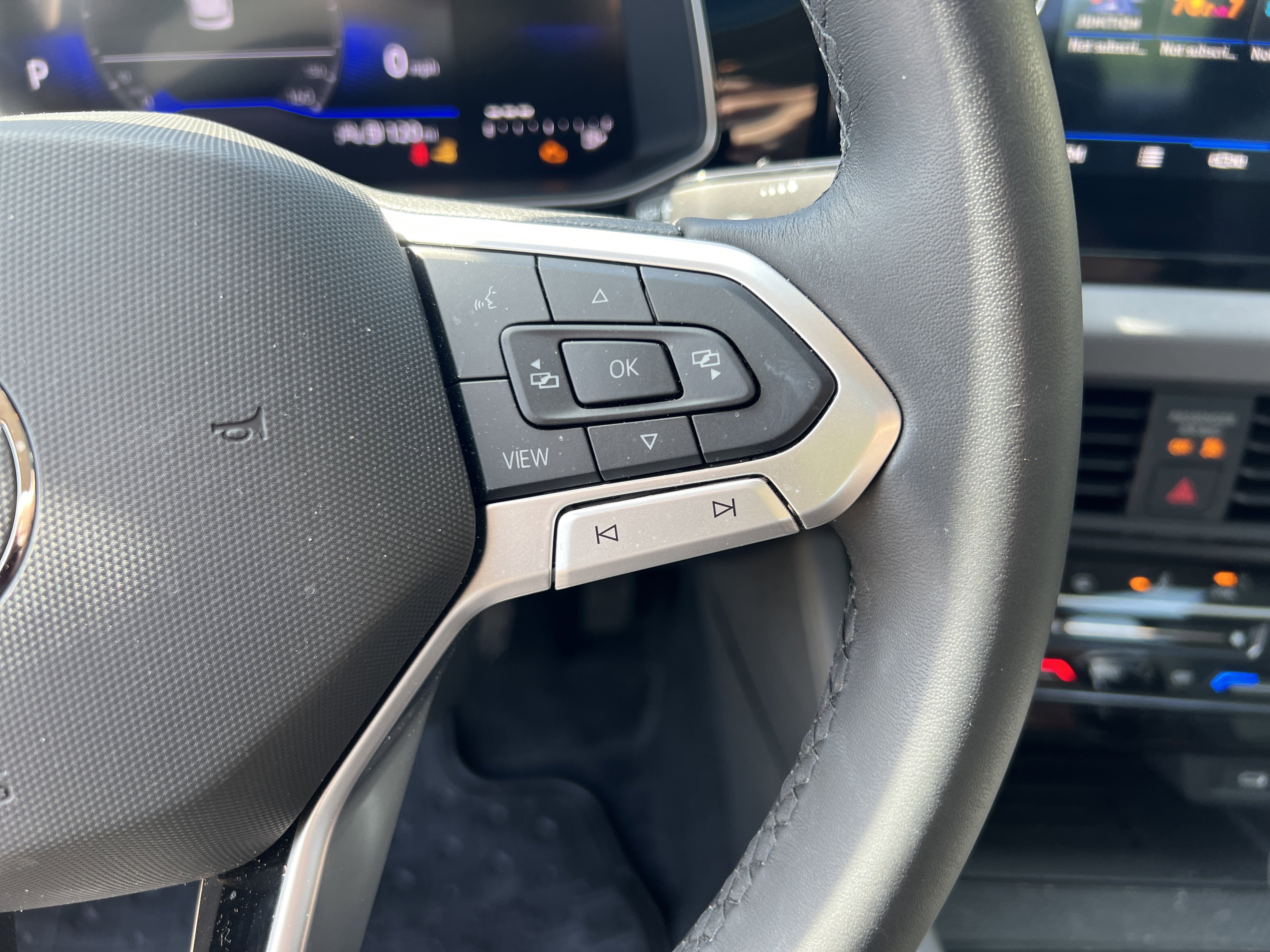Used 2025 Volkswagen Jetta SE w/ Sunroof Package FWD image 18