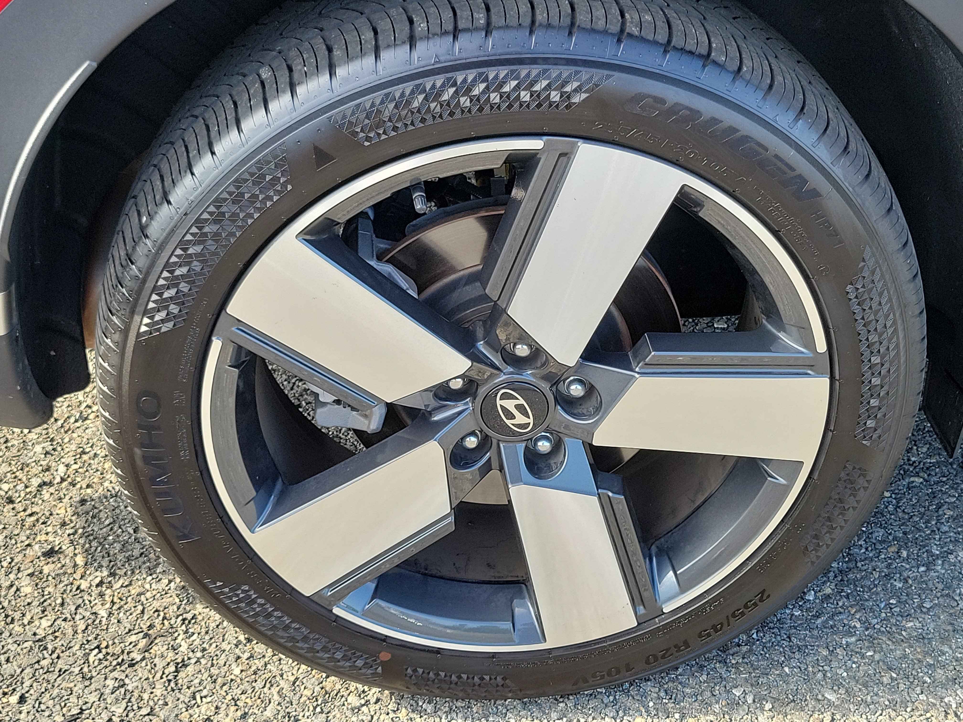 Certified 2025 Hyundai Santa Fe Limited AWD/4WD image 26