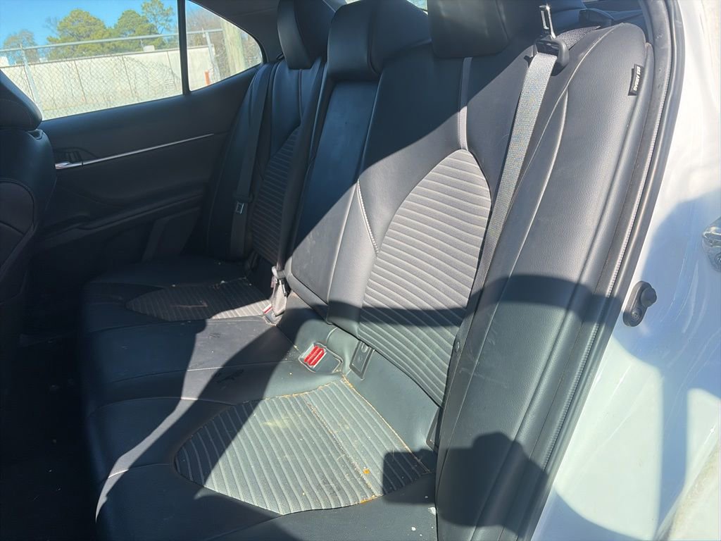 Used 2022 Toyota Camry SE image 10