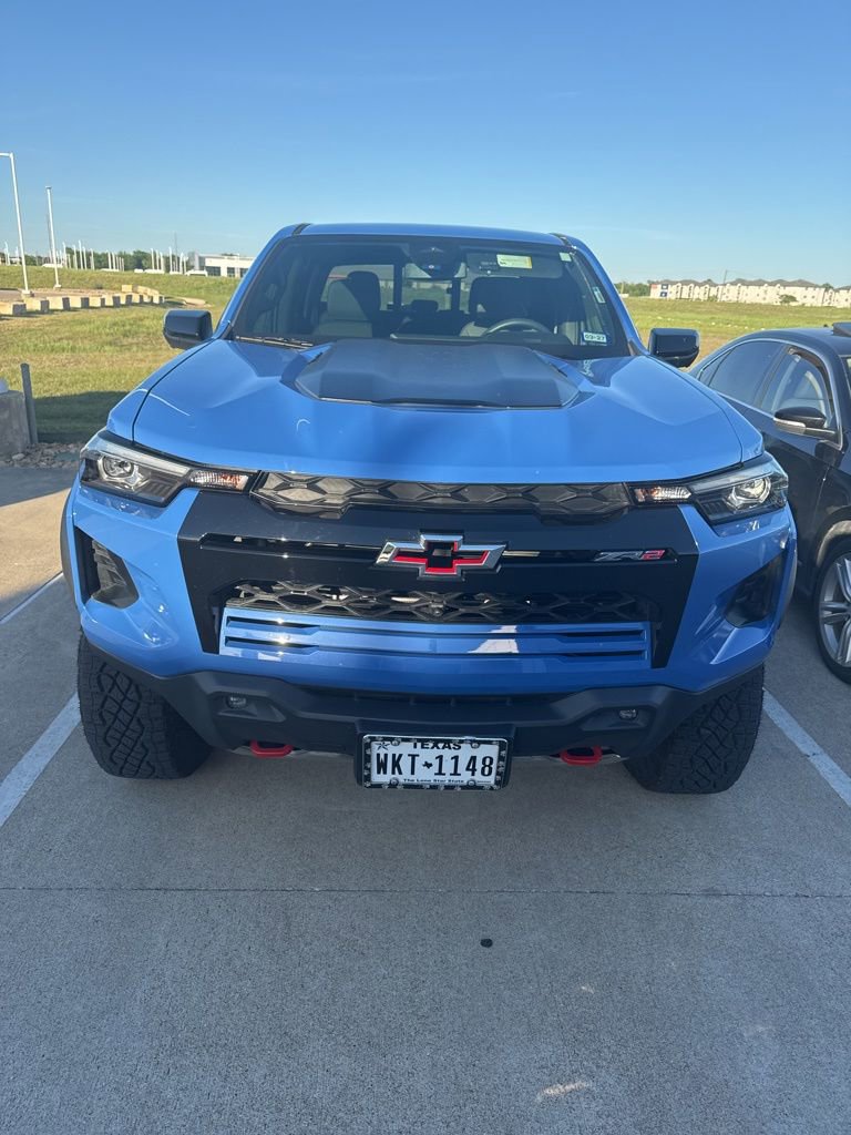 Used 2025 Chevrolet Colorado ZR2 w/ Technology Package image 2
