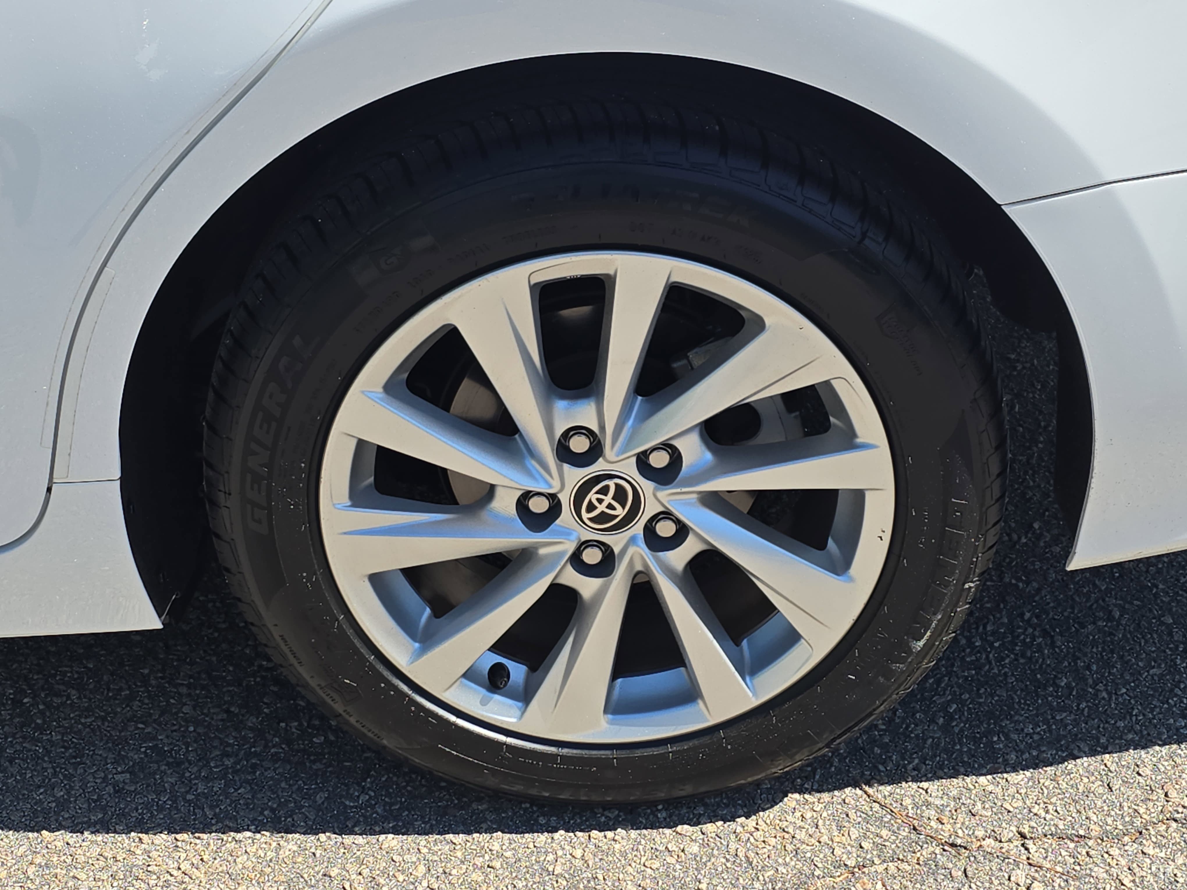 Used 2023 Toyota Camry LE FWD image 30