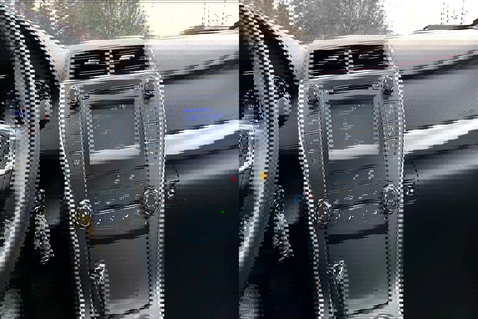 Used 2017 Toyota Camry SE image 34