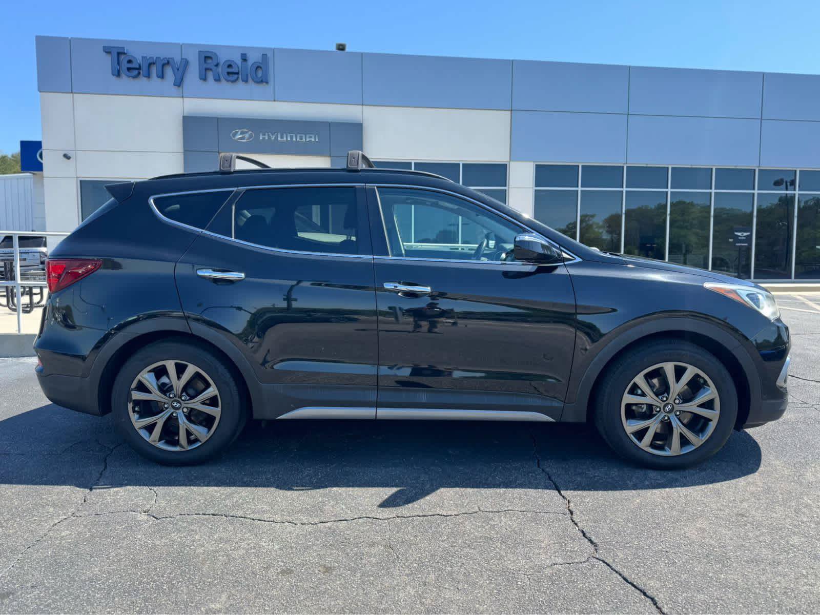 Used 2017 Hyundai Santa Fe Sport FWD image 2