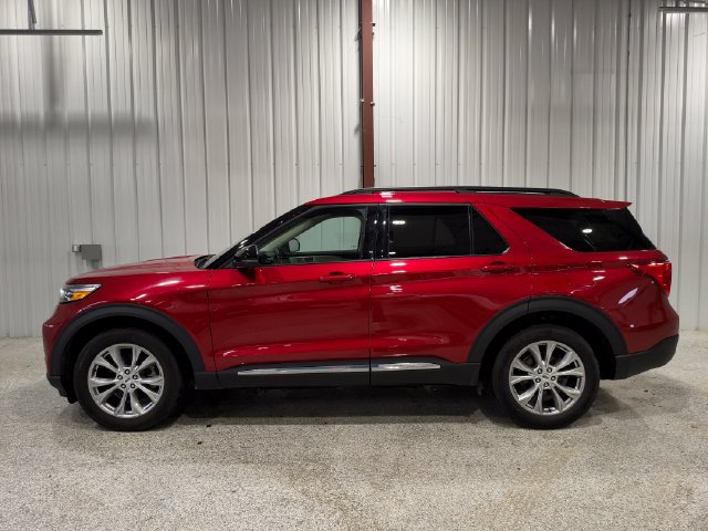 Certified 2023 Ford Explorer XLT w/ Equipment Group 202A AWD/4WD image 9