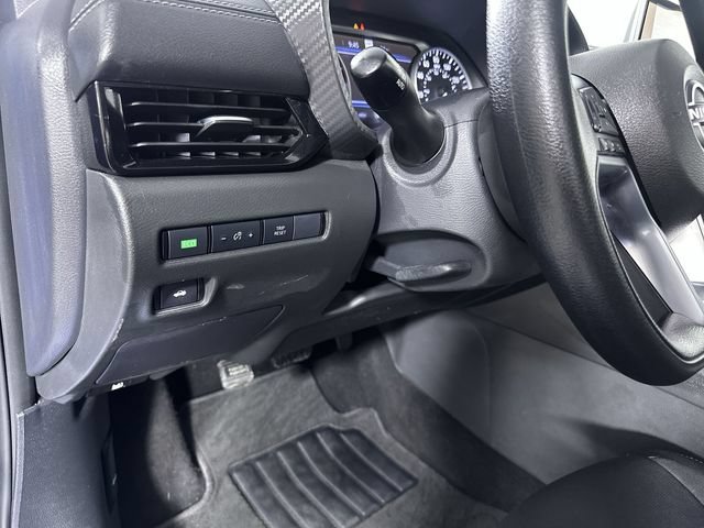 Used 2025 Nissan Sentra SV FWD image 18