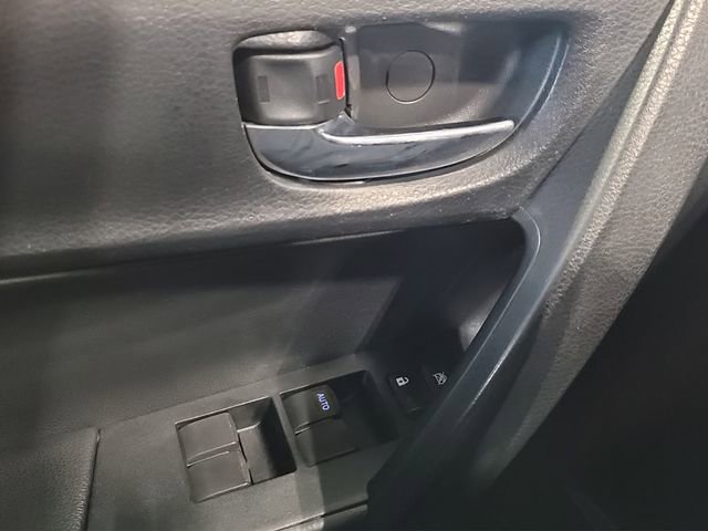 Used 2014 Toyota Corolla S image 17